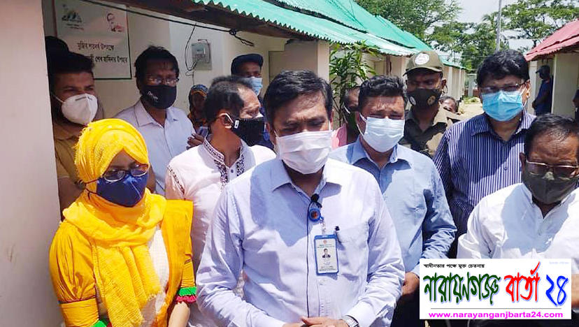 হস্তান্তর করা ঘরগুলোতে কোন সমস্যা নেই : বন্দরে ঘর পরিদর্শনে ডিসি