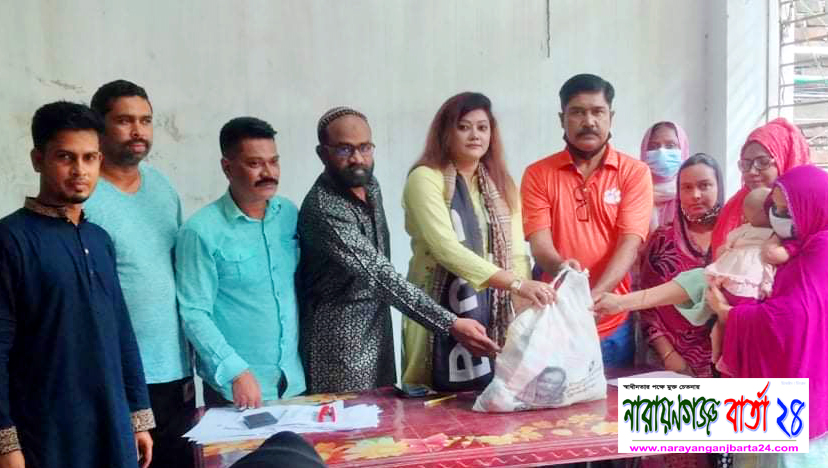 ১৩নং ওয়ার্ডে শিশু খাদ্য বিতরণ করলেন খোরশেদের সহধর্মীনি লুনা