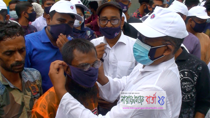 নারায়ণগঞ্জে তাঁতী লীগের উদ্যোগে মাস্ক বিতরণ