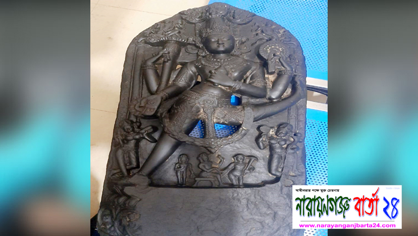 ৩৫ কেজি ওজনের কষ্টি পাথরের মূর্তিসহ গ্রেফতার ৩