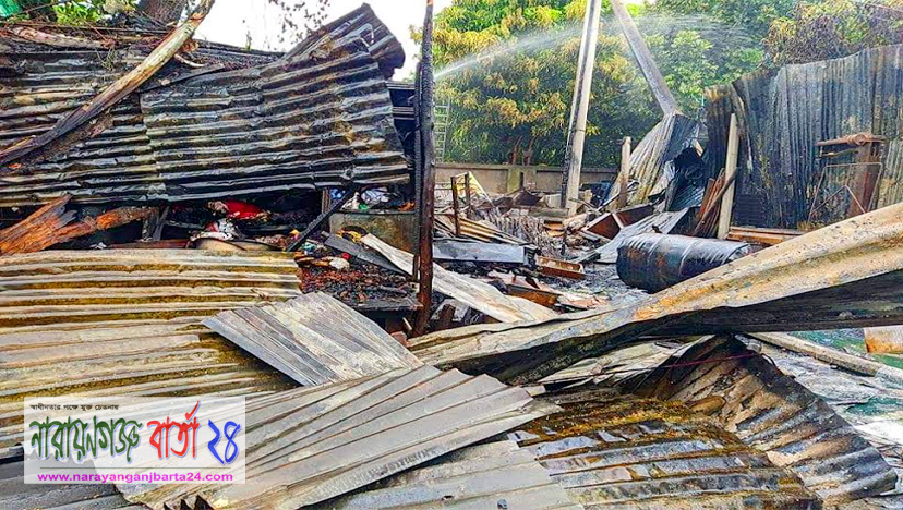 মেঘনায় দোকানে অগ্নিকান্ড, লক্ষাধিক টাকার ক্ষতি