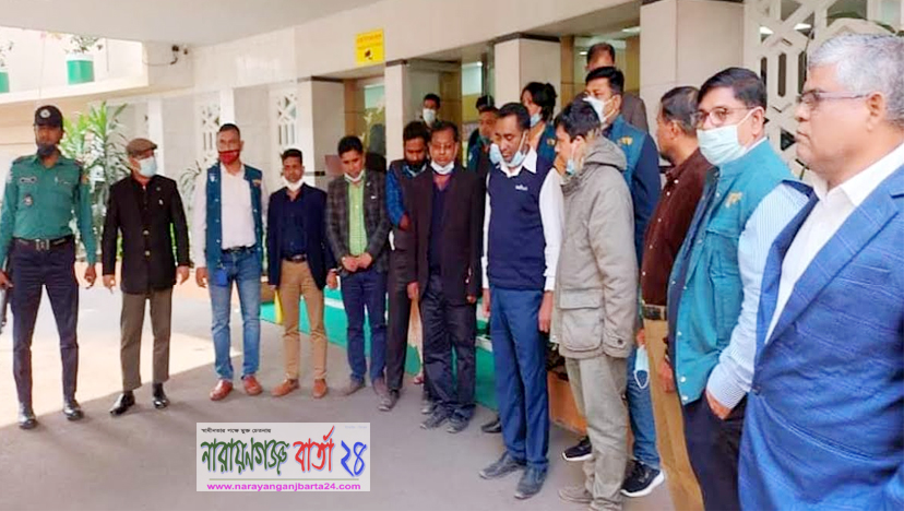 দুদকের হাতে গ্রেফতার ভুয়া এমবিবিএস সনদধারী চিকিৎসক