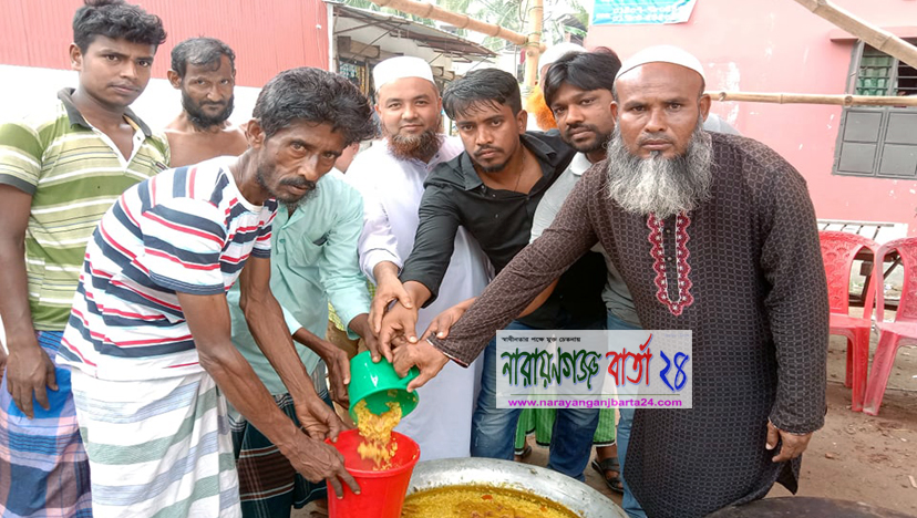 হাজিগঞ্জে ৮নং ওয়ার্ড যুবদলের খাবার বিতরণ