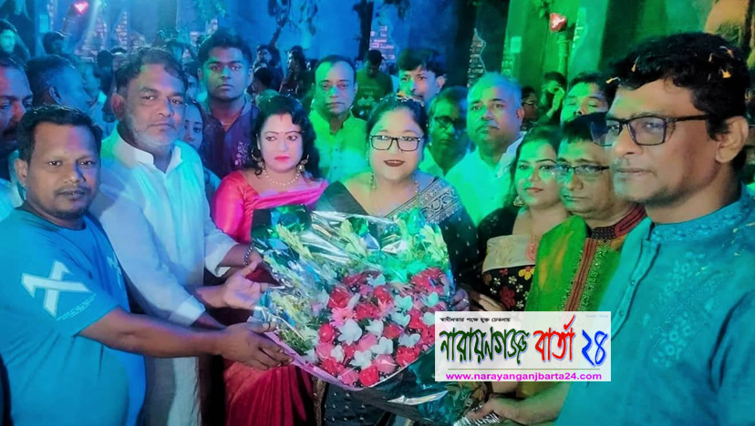 নারায়ণগঞ্জ শহরের বিভিন্ন পূজা মন্ডপ পরিদর্শনে পারভীন ওসমান